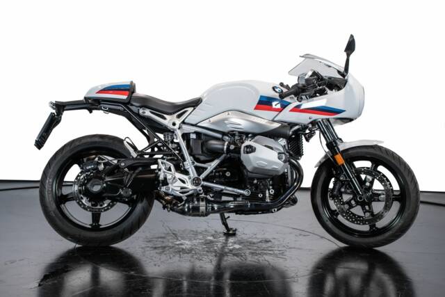 Bild 1/22 von BMW DUMMY (2021)