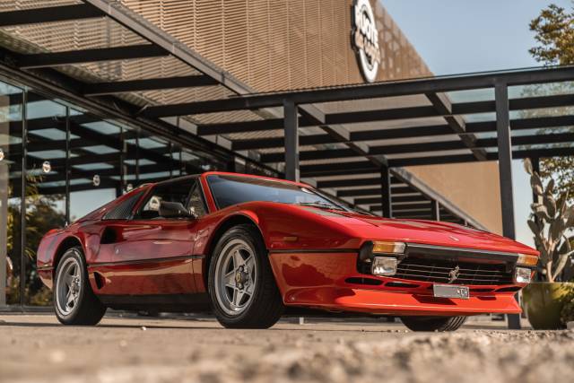 Image 1/49 of Ferrari 208 GTS Turbo (1984)