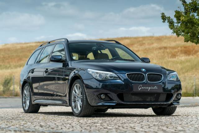 Image 1/29 of BMW 530xd Touring (2009)