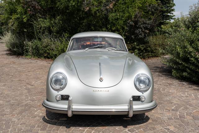 Immagine 1/62 di Porsche 356 1500 Continental (1955)