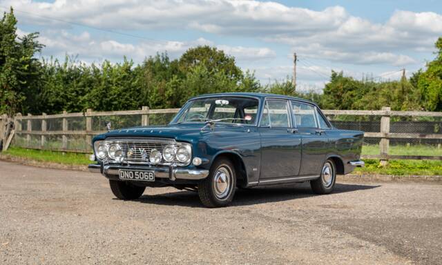 Image 1/24 of Ford Zodiac MkIII (1964)