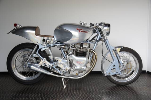 Image 1/42 of Royal Enfield 700 Silver Shotgun (1955)