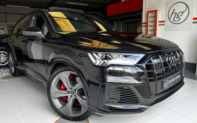 Immagine 1/50 di Audi SQ7 4.0 TFSI (2020)