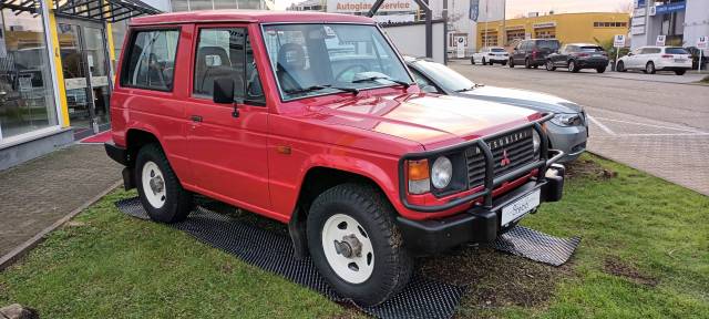 Image 1/4 de Mitsubishi Shogun TD (1987)