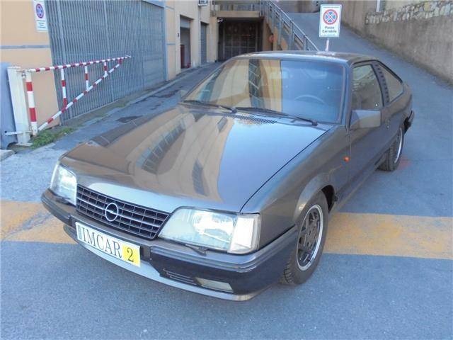 Bild 1/15 von Opel Monza 3,0 E (1985)