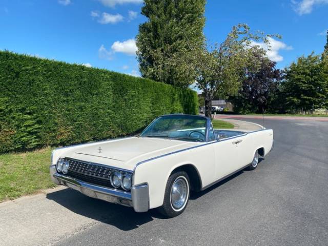 Afbeelding 1/7 van Lincoln Continental Convertible (1962)