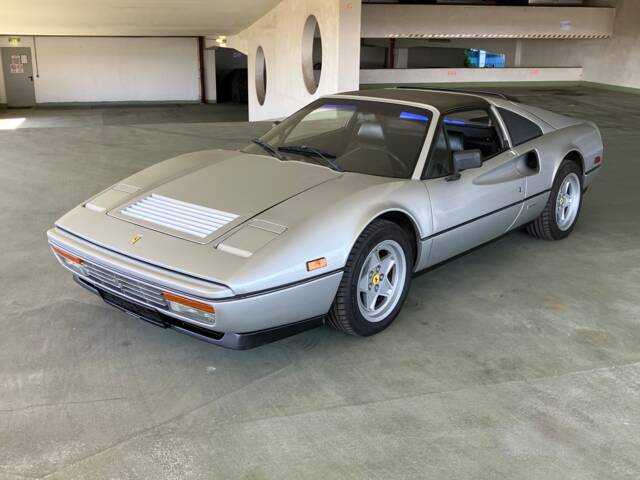 Bild 1/12 von Ferrari 328 GTS (1986)
