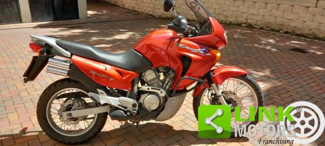 Imagen 1/10 de Honda DUMMY (2000)