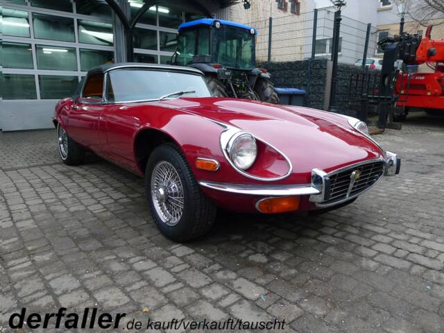 Image 1/15 of Jaguar E-Type V12 (1972)