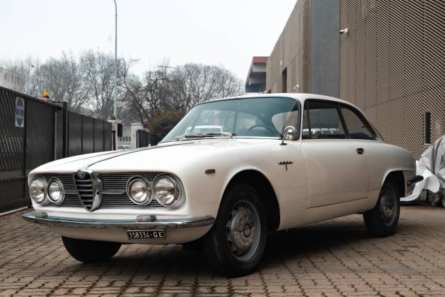 Bild 1/50 von Alfa Romeo 2000 Sprint (1961)
