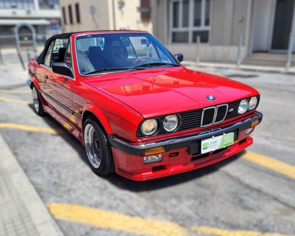 Immagine 1/50 di BMW 320i (1989)