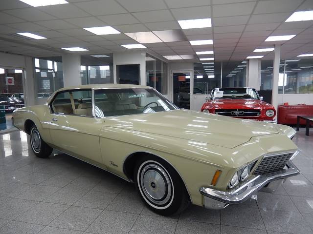 Image 1/19 of Buick Riviera GS (1971)