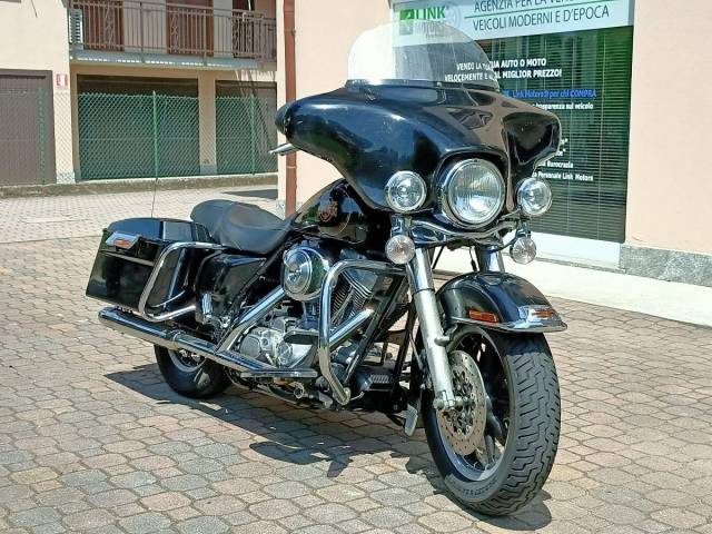 Immagine 1/23 di Harley-Davidson FLHTCU-SE Ultra Classic Electra Glide (2001)