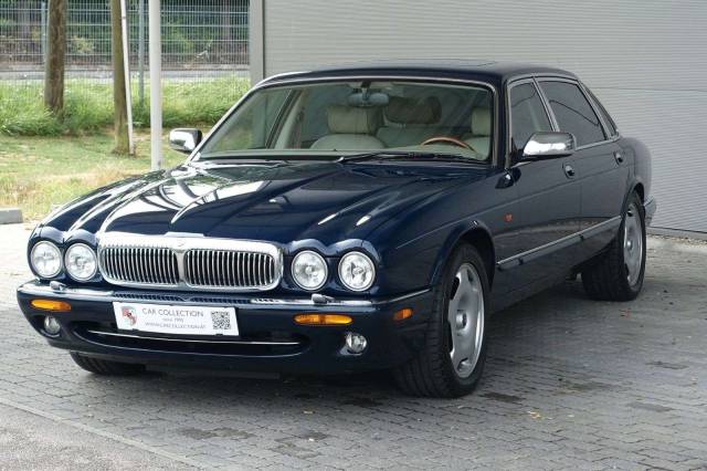 Image 1/20 of Daimler Super V8 (1999)
