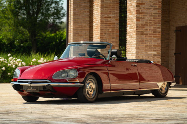 Image 1/50 de Citroën DS 21 (1968)