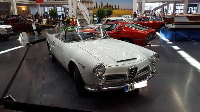 Image 1/8 of Alfa Romeo 2600 Spider (1963)