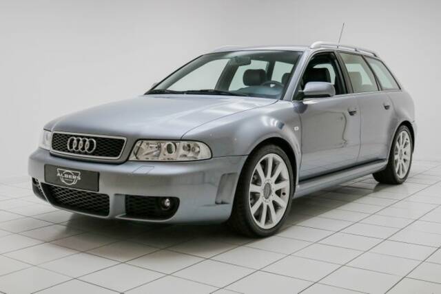 Immagine 1/7 di Audi RS4 Avant (2002)