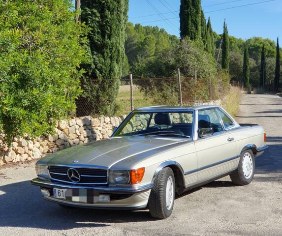 Bild 1/15 von Mercedes-Benz 500 SL (1985)