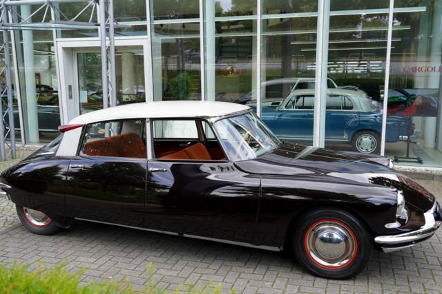 Afbeelding 1/31 van Citroën DS 19 (1957)