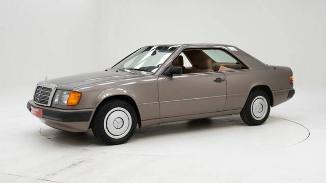 Bild 1/15 von Mercedes-Benz 230 CE (1988)