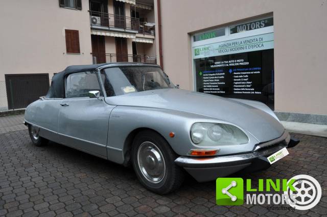 Image 1/4 de Citroën DS 20 Pallas (1971)