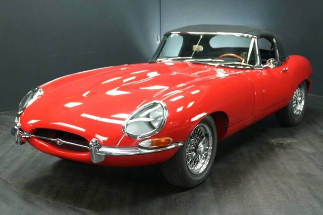 Immagine 1/30 di Jaguar E-Type 4.2 (1967)