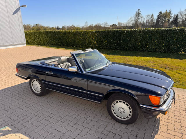 Image 1/59 of Mercedes-Benz 560 SL (1986)