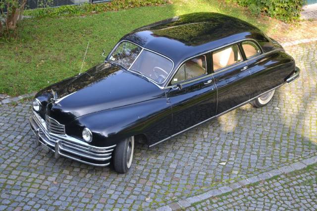 Image 1/12 of Packard Deluxe Eight Club Sedan (1948)