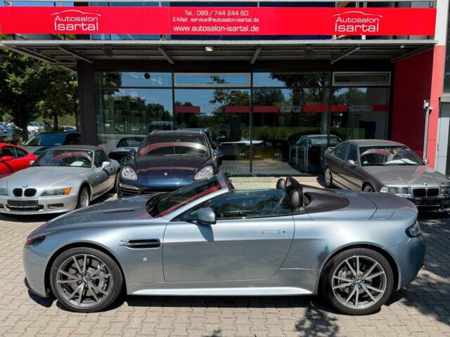 Bild 1/43 von Aston Martin V8 Vantage S (2017)