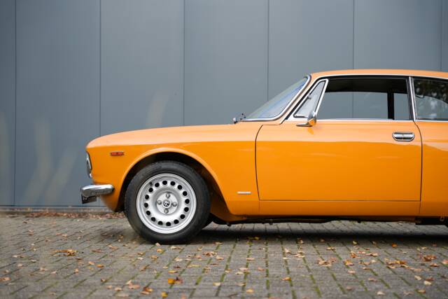 Image 1/38 of Alfa Romeo Giulia GT 1300 Junior (1968)
