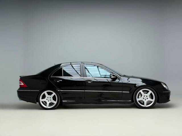 Image 1/27 of Mercedes-Benz C 55 AMG (2005)