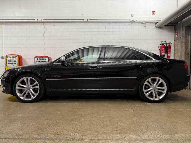 Bild 1/18 von Audi S8 V10 (2008)
