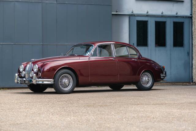 Image 1/49 of Jaguar Mk II 3.4 (1967)