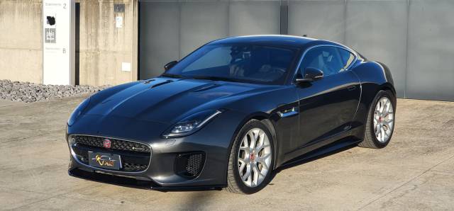 Bild 1/31 von Jaguar F-Type P300 (2020)
