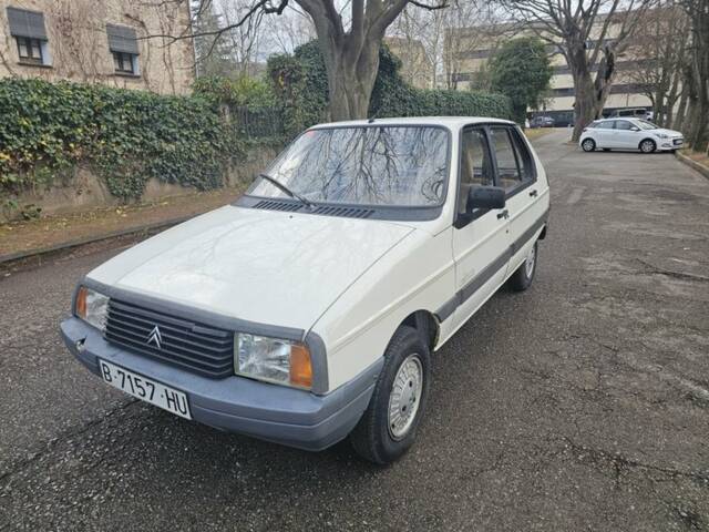 Image 1/7 de Citroën Visa C15 (1987)