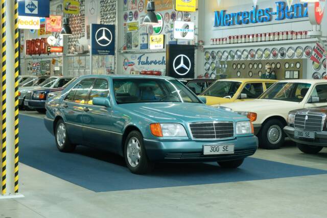 Image 1/50 of Mercedes-Benz 300 SE (1991)