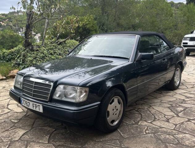 Immagine 1/8 di Mercedes-Benz E 200 (1995)