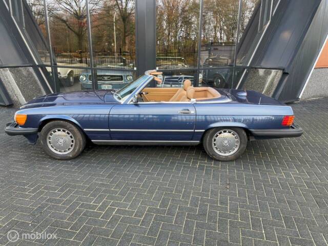 Imagen 1/12 de Mercedes-Benz 560 SL (1987)