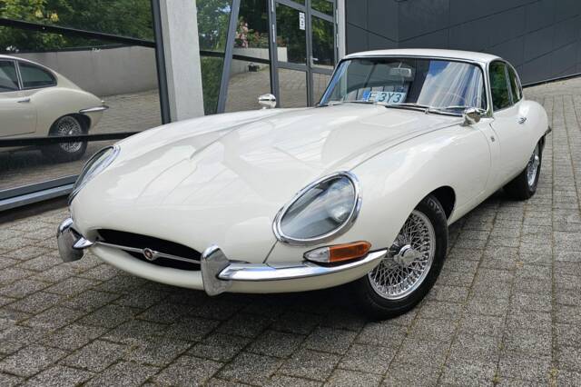 Bild 1/5 von Jaguar E-Type 4.2 (1965)