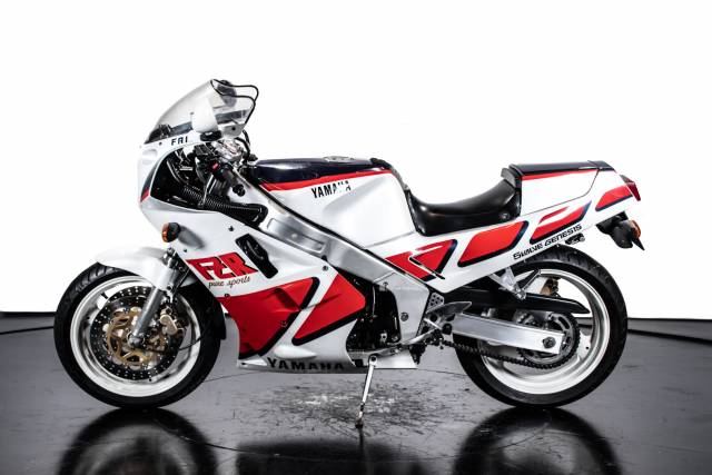 Imagen 1/32 de Yamaha DUMMY (1989)