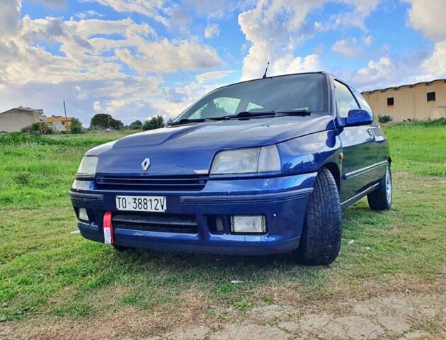 Image 1/7 de Renault Clio I 1.8 16V (1993)
