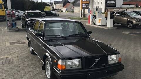 Image 1/29 de Volvo 240 Turbo (1983)