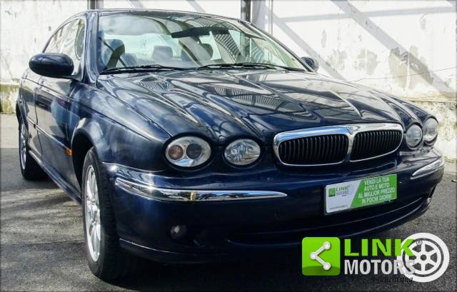 Afbeelding 1/18 van Jaguar X-Type 2.5 V6 (2001)
