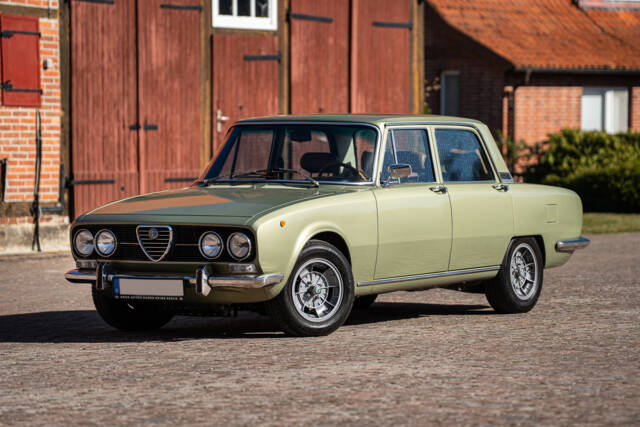 Bild 1/72 von Alfa Romeo 2000 Berlina (1973)