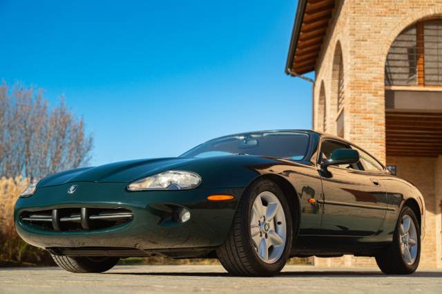 Bild 1/46 von Jaguar XK8 4.0 (1998)