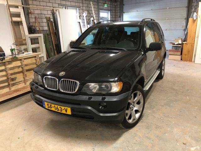 Bild 1/9 von BMW X5 4.4i (2001)