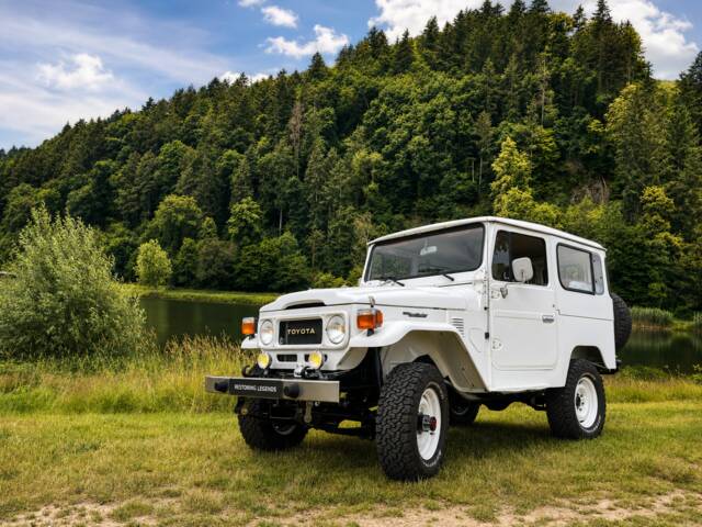 Bild 1/67 von Toyota Land Cruiser FJ 40 (1982)