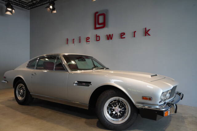 Image 1/22 de Aston Martin DBS V8 (1971)