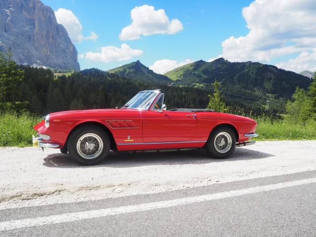 Image 1/50 de Ferrari 275 GTS (1965)