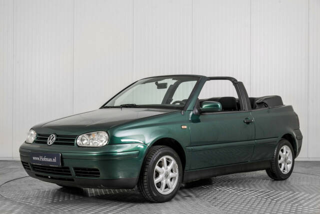 Bild 1/50 von Volkswagen Golf III Cabrio 1.8 (1998)